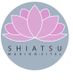 Graues Logo mit rosa Lotusblume und dem Text "Shiatsu Marion Eitel" unten.