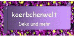 Lila Schild mit der Aufschrift "koerbchenwelt - Deko und mehr" auf violettem Blütenhintergrund.