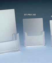 Drei transparente Prospekthalter in verschiedenen Größen, beschriftet mit ST-PRO 342, 343, 344.