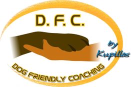 Logo: Eine Hand in einer Hundepfote, Text "D.F.C. Dog Friendly Coaching by Kupillas".