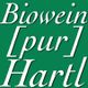Grünes Logo mit weißem Text: "Biowein [pur] Hartl".