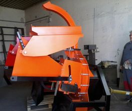 Holzhäckler drivefa 20 mit hydraulischem Einzug