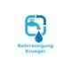 Logo der Firma Rohrreinigung Krueger mit einem blauen Wasserhahn und Tropfen.