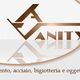 Donna con gioiello e logo Vanity. Testo: Gioielli in argento, acciaio, bigiotteria e moda.
