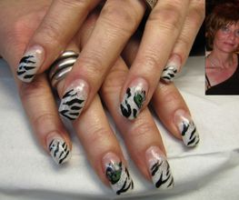 Nagelstudio Schiffweiler-Yvis Nageldesign Logo