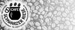 Schwarzer Riese Logo auf Kaffeebohnen-Hintergrund mit Kontaktinformationen.