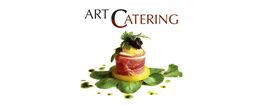 Vorspeise mit Schinken und Salat auf grünem Blatt, Text "Art Catering" oben.