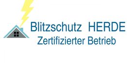 Logo: Haus mit Blitz und Text "Blitzschutz HERDE Zertifizierter Betrieb".