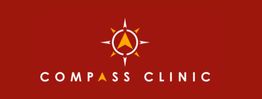 Logotipo de Compass Clinic en fondo rojo con diseño de brújula en el centro.