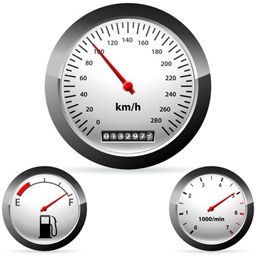 Drei Autoanzeigen: Tacho zeigt 130 km/h, Tankanzeige auf leer, Drehzahlmesser bei 2000 U/min.