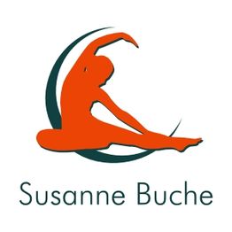 Silhouette einer sitzenden Figur in Orange, bogenförmig gestreckt, mit Text "Susanne Buche".
