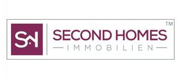 Logo mit Text "Second Homes Immobilien" in lila und weiß, links stilisierte Buchstaben "SH".