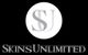 Logo van Skins Unlimited met witte cirkel en letters "SU" op zwarte achtergrond.