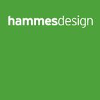 Weißer Text "hammesdesign" auf grünem Hintergrund.