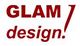 Roter Text auf weißem Hintergrund: "GLAM design!" mit einem Schrägstrich zwischen den Wörtern.