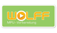 Grünes Logo mit gelber Schrift "WOLFF MPU-Vorbereitung" und einem Play-Symbol.