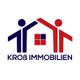 Zwei stilisierte Figuren bilden ein Hausdach über einem stilisierten Fenster mit dem Text "Kroß Immobilien".