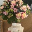 Toller Blumenstrauß mit Kamille, Glockenblumen und Rosen
