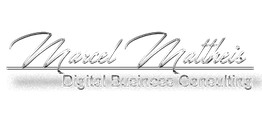 Schwarz-weißes Logo von "Marcel Mathier Digital Business Consulting" in eleganter Schrift.