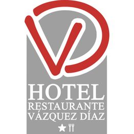 Logo de hotel y restaurante Vázquez Díaz en fondo gris con letras blancas y símbolo rojo.