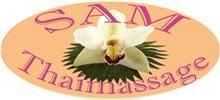 Logo mit weißer Orchidee und Schriftzug "SAM Thaimassage" auf orangem Hintergrund.