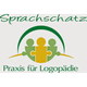 Logo der Praxis Sprachschatz für Logopädie, mit stilisierten Figuren und einem Bogen darüber.