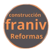 Logo circular: "construcción franiv Reformas" en letras naranjas sobre fondo oscuro.