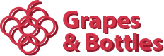 Logo van "Grapes & Bottles" met een afbeelding van druiven in rood.