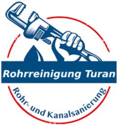 Logo mit einer Hand, die eine Rohrzange hält. Text: "Rohrreinigung Turan, Rohr- und Kanalsanierung".