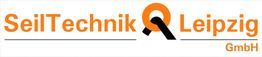 SeilTechnik Leipzig GmbH Logo mit einem stilisierten Knoten in der Mitte, orangefarbene Schrift.