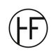 Ein schwarzes "H" und "F" in einem Kreis auf weißem Hintergrund.