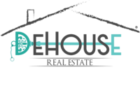 Immagine del logo "DELHOUSE Online" con disegno stilizzato di una casa sopra il testo.