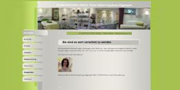 Startseite eines Kosmetikstudios mit Beschreibung und Bild einer Frau auf grünem Hintergrund.