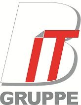 Logo der B IT Gruppe, großes "B" mit rotem "IT" in der Mitte, Schriftzug "GRUPPE" darunter.