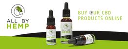 Drie flesjes CBD-olie met "All By Hemp" logo, tekst "Buy our CBD products online".