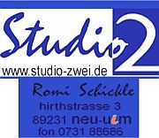 Studio 2 Logo mit Adresse und Telefonnummer in Blau- und Weißtönen.