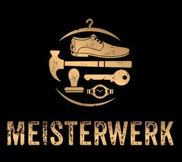 Goldenes Logo auf Schwarz mit Schuh, Hammer, Schlüsseln und "MEISTERWERK" in abgenutzter Schrift.