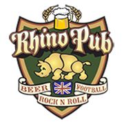 Logotipo do Rhino Pub com um rinoceronte, cerveja e bandeira, escrito "Beer, Football, Rock N Roll".