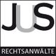 JUS-Logo mit großem "JUS" oben und "RECHTSANWÄLTE" darunter in schwarzem Raster.