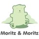 Niedlicher grüner Bär mit dem Text "Moritz & Moritz" darunter.