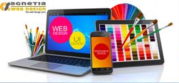 Laptop, Tablet und Smartphone mit Webdesign-Elementen, Farben und Pinseln.