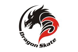 Schwarzer Drache, rotes Flammendesign, darunter Text "Dragon Skate".
