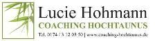 Logo mit Bambus, Schrift: Lucie Hohmann Coaching Hochtaunus, Tel. 0174 3128090, Website verlinkt.