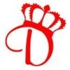 Roter Buchstabe "D" mit roter Krone darüber auf weißem Hintergrund.