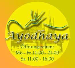 Gelber Hintergrund mit Text: "Ayodhaya" und Öffnungszeiten: Mo-Fr 11-21 Uhr, Sa 11-16 Uhr.