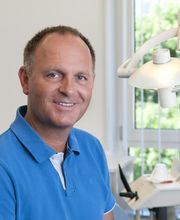 Zahnarzt Dr. Roland Wagner