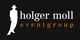 Logo: Silhouette eines Mannes mit Hut, Text "holger moll eventgroup" auf schwarzem Hintergrund.