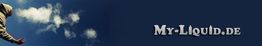 Eine Person in einem Kapuzenpullover pustet Rauch vor blauem Himmel. Text: "My-Liquid.de".