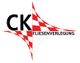 Logo von CK Fliesenverlegung mit rot-weißem Karomuster hinter schwarzem Text.