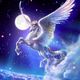 Un pegaso bianco vola tra le nuvole sotto la luna piena in un cielo stellato.